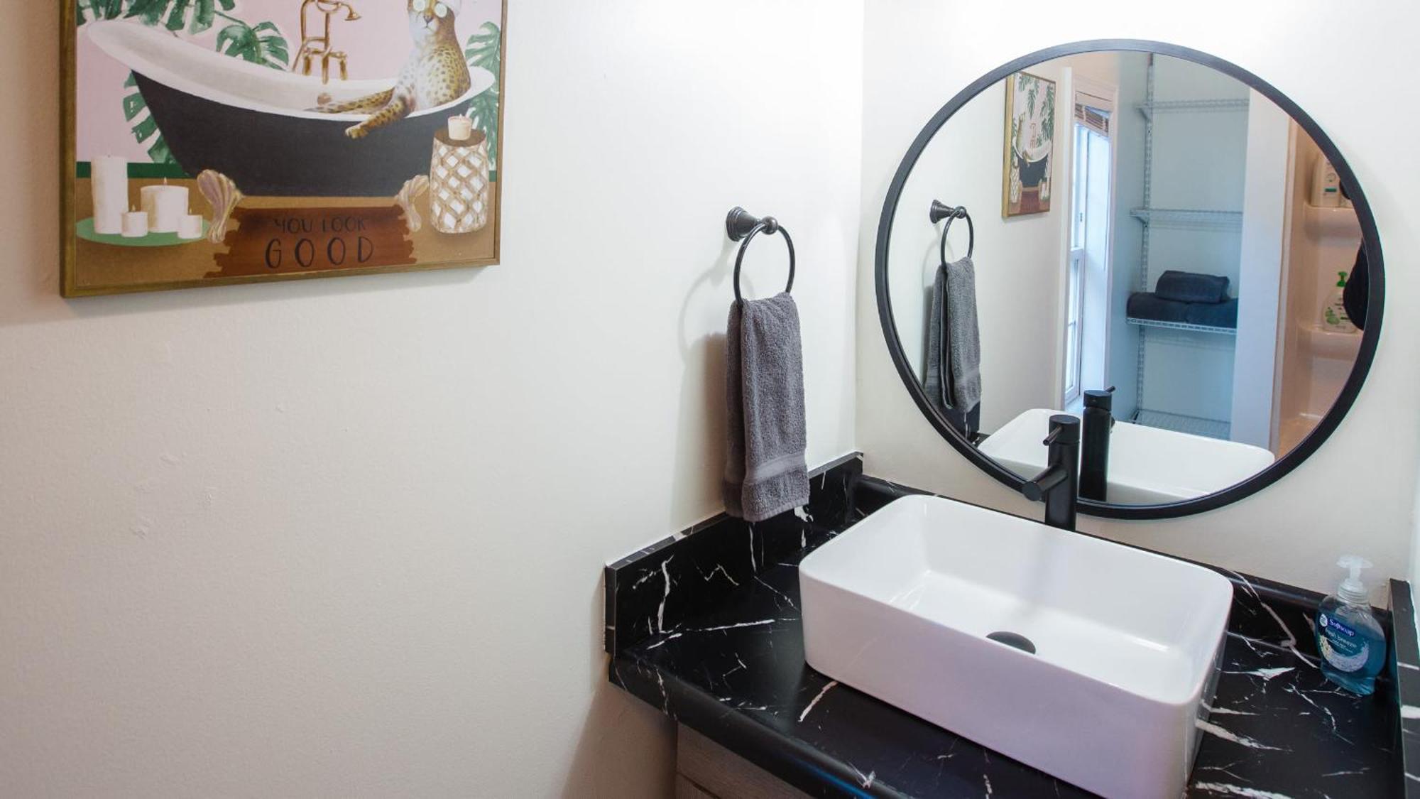 Villa 5 Mins To Speedway! Walk To Zoo, Wr Park, Iupui! Indianapolis Exterior foto